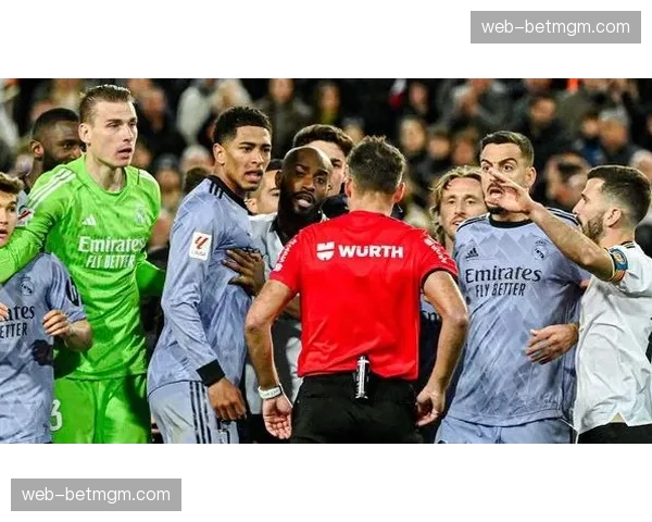 伤停报告：多家俱乐部公布本轮球员伤病及停赛情况汇总。