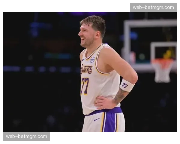 卢卡-东契奇坦言需要控制情绪，与裁判的冲突影响了球队节奏